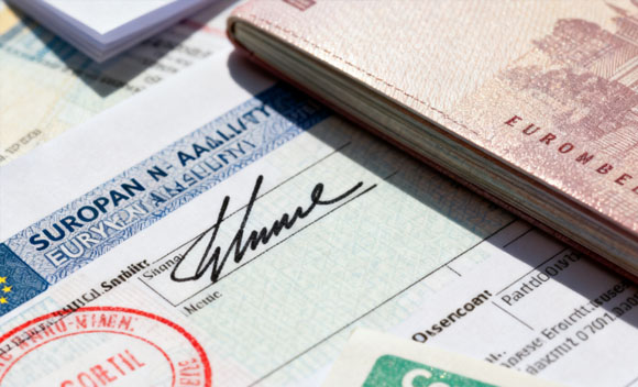 What are the advantages and risks of applying for a European visa?