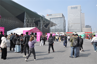 How to obtain market hot topics through overseas real estate exhibitions?